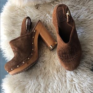 Tori Butch Platform Clogs
